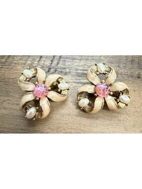 Oscar  De La Renta  Gold Pink Stone Pearl Enamel Clip Earrings Designer
